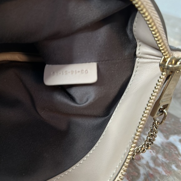 Chloe 2-tone leather pouch - Picture 9 of 10